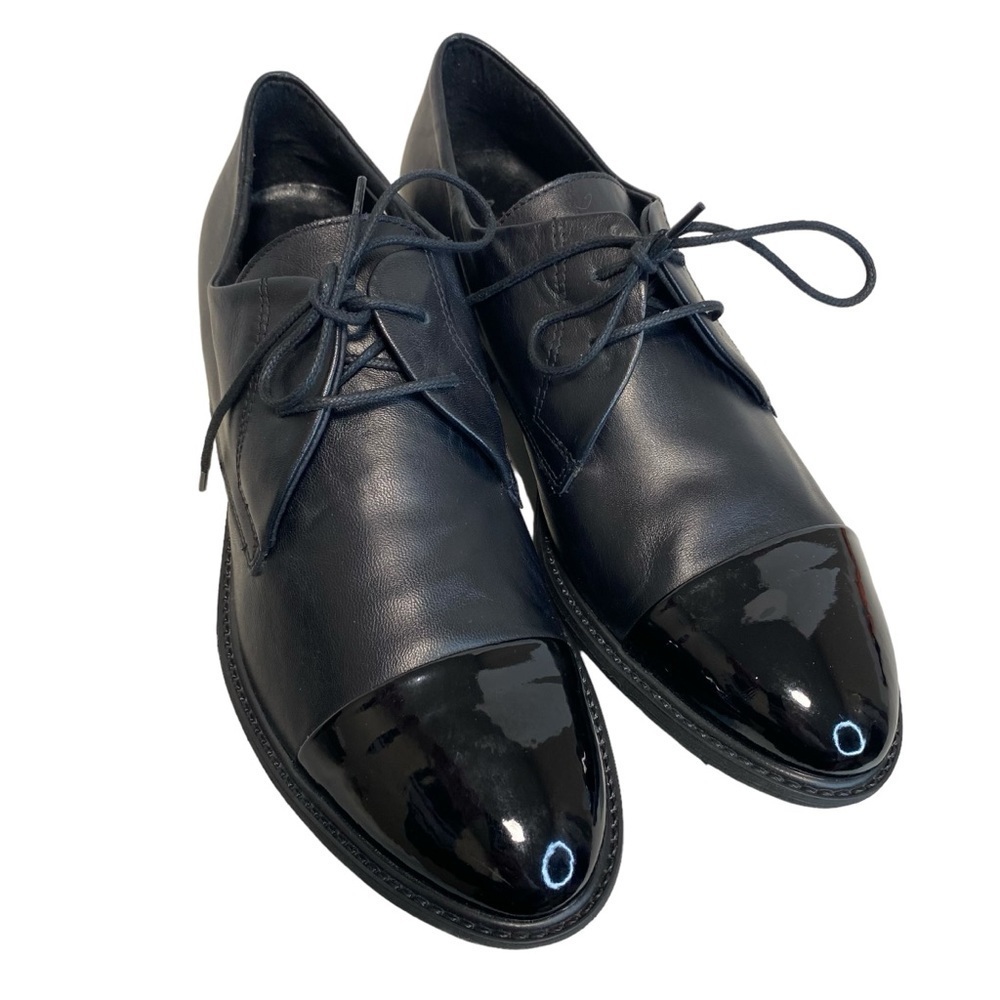 Black Leather Lace-Up Cap-Toe Women's Oxford Shoes